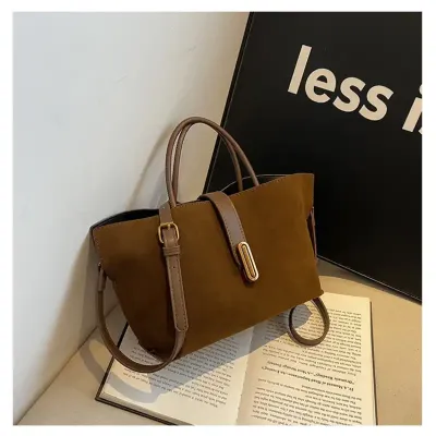 HIGH-QUALITY TEXTURED LARGE HANDBAG